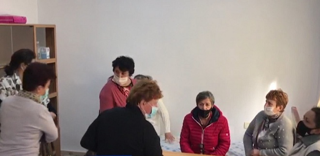 Gratë në ditën e dhjetë të grevës: Më mirë të na zërë korona se të vdesim për bukë! Reagimi i Ramës absurd