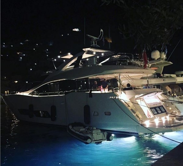 Jahti gjendet i braktisur në Shëngjin, policia po e ankoron në port