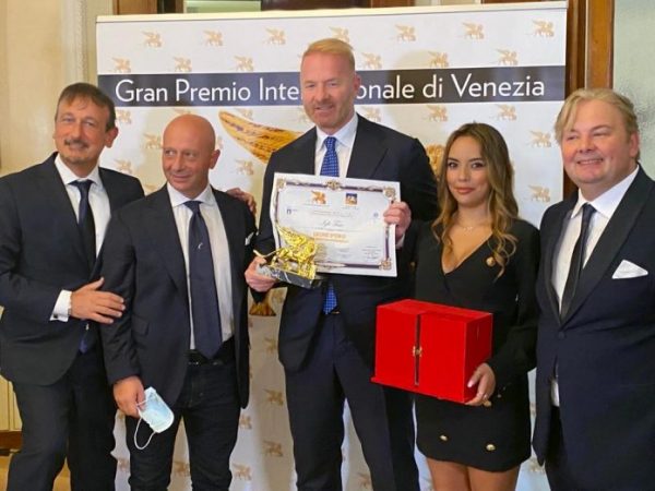 “Luani i Artë”, Igli Tare mahnit Italinë, rrëmben një tjetër çmim