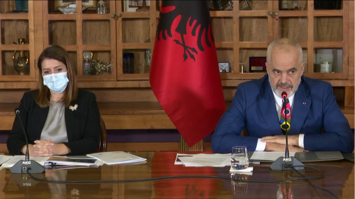 “Dasmat nuk lejohen”, Rama: Muzika është e ndaluar në të gjitha vendet