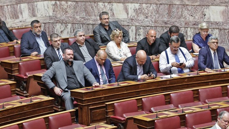 Vrasje dhe krime, Gjykata greke jep dënimet për anëtarët e “Agimit të Artë”, në burg gjithë partia