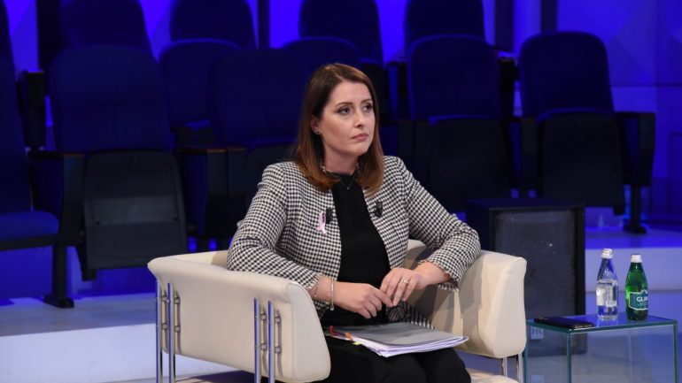 A do të kemi një tjetër mbyllje totale? Ja çfarë thotë Manastirliu