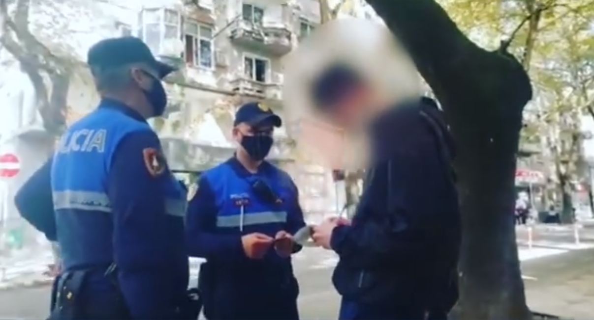 Policia gjobit 706 persona në 24 orët e fundit pasi nuk mbanin maskë