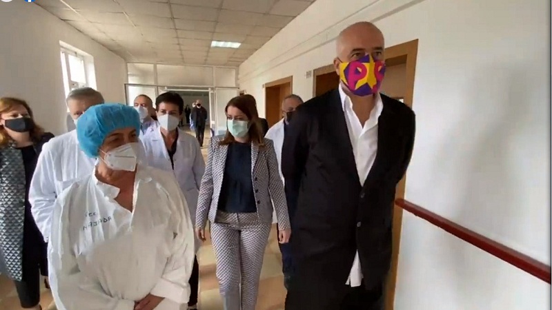 Rama inspekton spitalet Covid 3 dhe 4: Janë gati, stafet rezervë të rekrutuara, të trajnuara dhe në gatishmëri