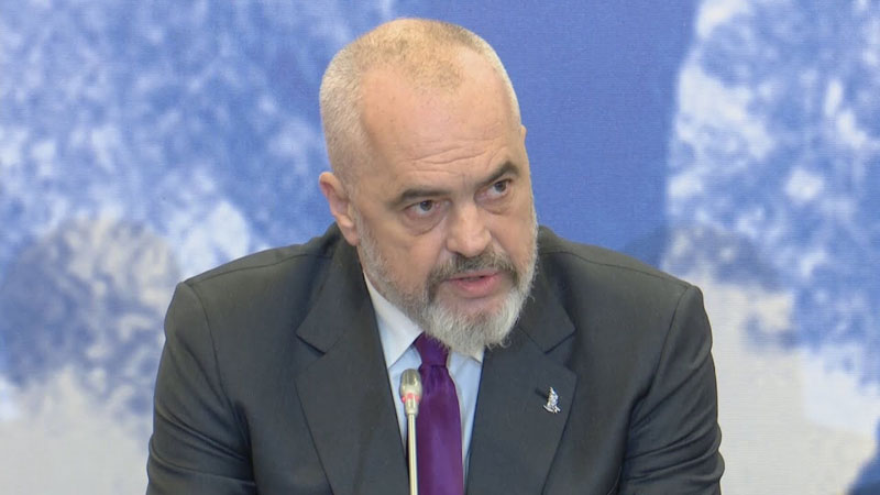 Rama poston videon: Sharra dje dhe sot, si një pasqyrë e qeverive që kishim me Saliun, Lulin, Ilirin e Monikën