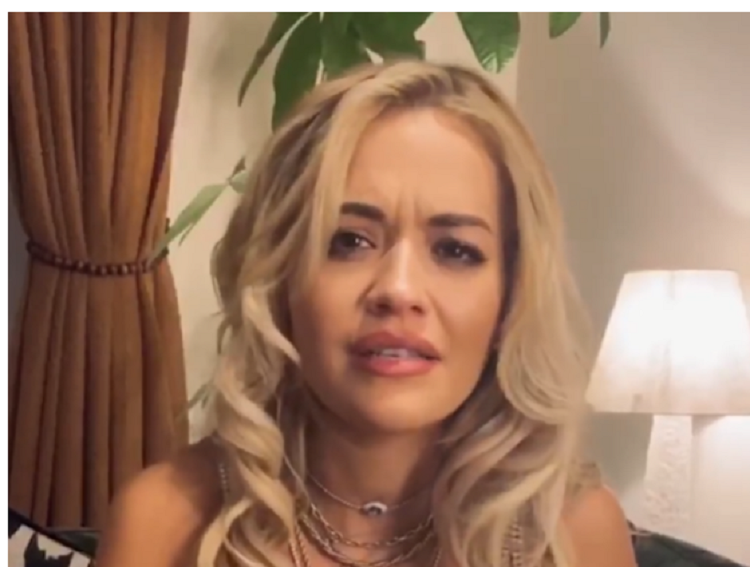 Rita Ora mesazh motivues për vajzat shqiptare: Sundoni botën në mënyrën tuaj, ju keni fuqinë për ta bërë këtë!