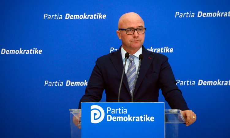 Rama tregoi se në Shqipëri janë ulur vrasjet, Strazimiri: Për Merkelin, nuk është strategji thënia “hëngshin kokat e njëri-tjetrit”