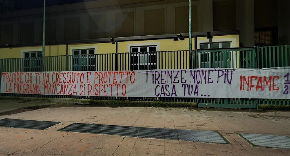 Tifozët e Fiorentinës sulmojnë Chiesan: Tradhtar dhe mosmirënjohës!
