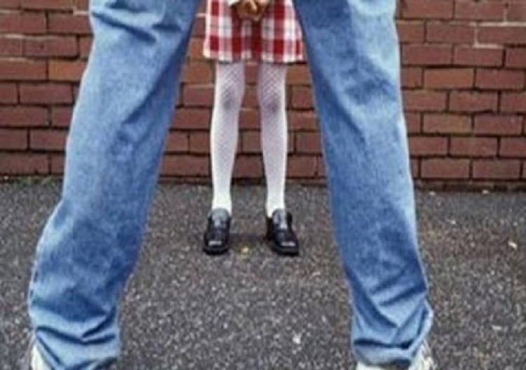 Kryen veprime të turpshme ndaj 8-vjeçares në Durrës, arrestohet fqinji 51-vjeçar