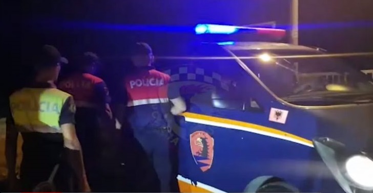 “Goditi me grusht dhe i grisi bluzën efektivit”, avokati përfundon në spital pas arrestimit