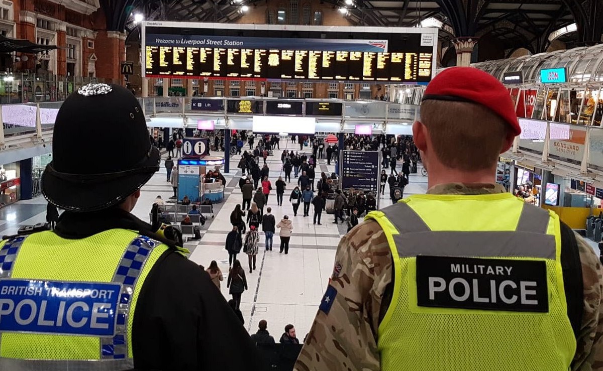 “Kriminelët e rrezikshëm nuk kanë vend në shoqërinë tonë”, Britania dëbon shqiptarët e dënuar