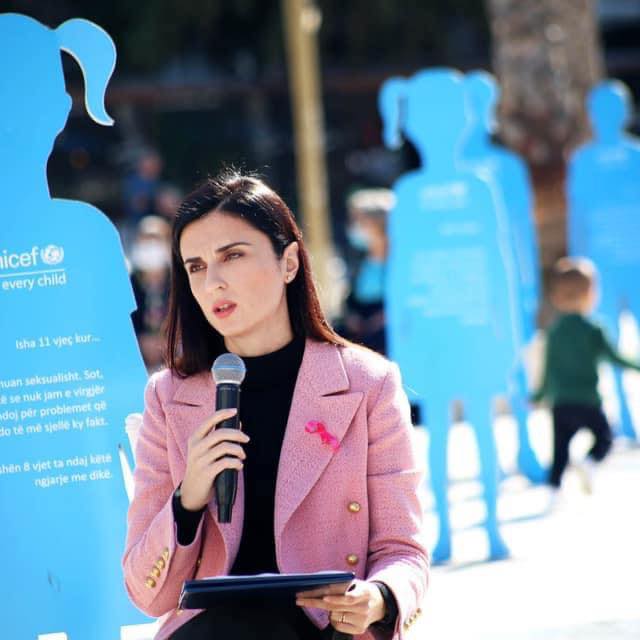 “Një mik humbi sot betejën me covid-19!” Kryebashkiakja Sako shpreh dhimbjen për ndarjen nga jeta të Hysenlliut