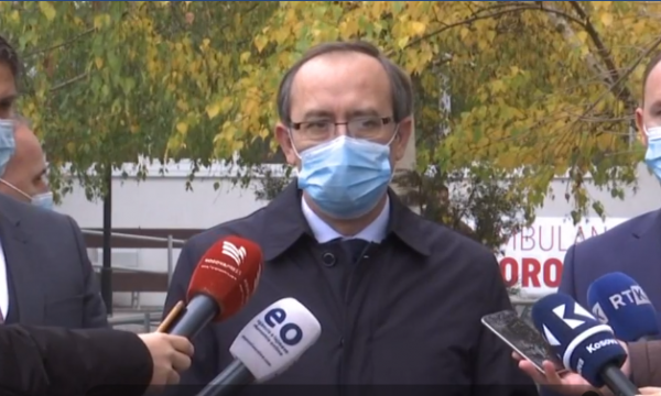 Hoti sheh nga afër punën e mjekëve kundër COVID: Jemi në një situatë lufte