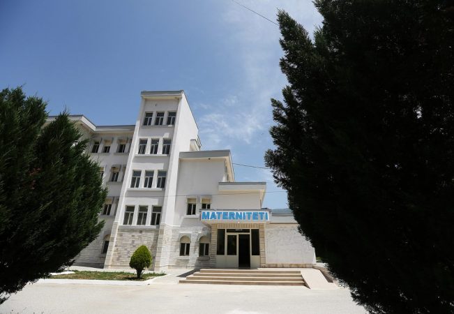 Vdekja e 20-vjeçares në maternitet, prindërit: E morën në qafë mjekët, s’ka pasur probleme