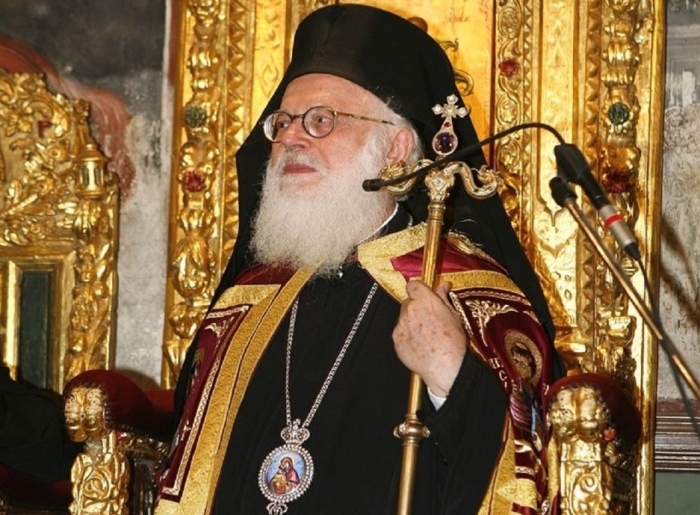 Kryepeshkopi Anastas Janullatos me COVID-19, me urdhër të kryeministrit grek niset me ugjencë drejt Athinës