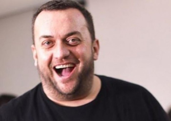 Olti Curri për operacionin në gjoks të këngëtares së njohur: Më tha që në fisin tonë na rritet pas…