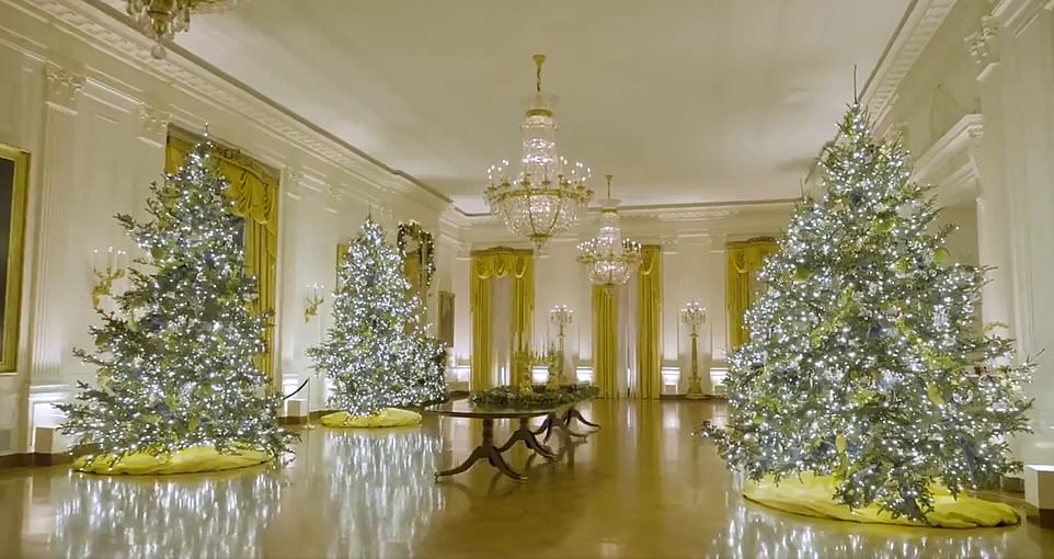 Melania Trump dekoron për herë të fundit Shtëpinë e Bardhë (FOTO)