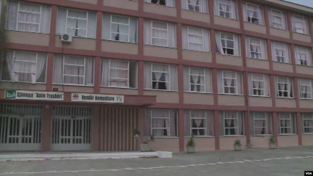 Pikëpyetje mbi vlerësimin e dëmeve në shkollat e Durrësit që do të financohen nga BE