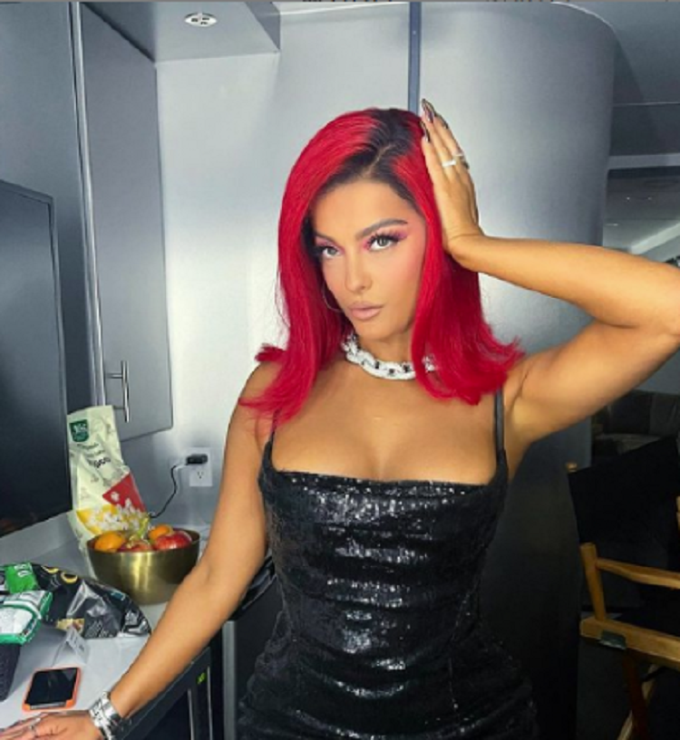 Bebe Rexha gati për të performuar në “American Music Awards”, publikon provat e fundit
