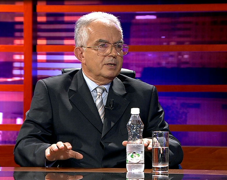 Covid-19 i merr jetën inxhinierit të njohur në Durrës, Bashkim Kopliku