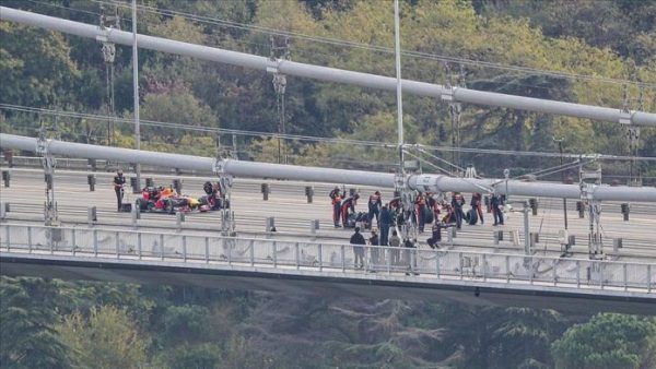 F1 realizon pit-stopin e parë në botë mbi një urë gjatë xhirimeve të një filmi