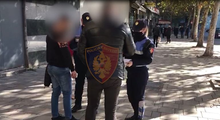 Nga mosmbajtja e maskës te lëvizja pas orës 22:00, policia gjobit 659 qytetarë brenda 24 orëve