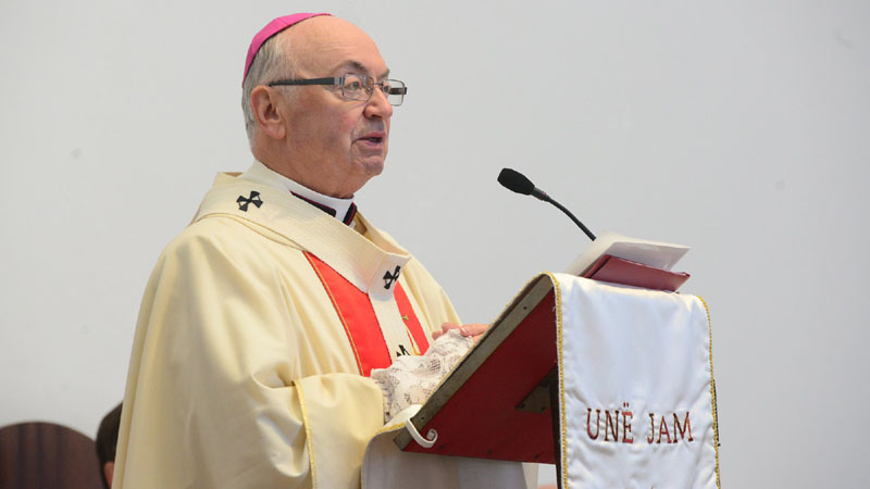 Shërohet nga koronavirusi imzot George Frendo: Së shpejti do jem përsëri në grigjën time