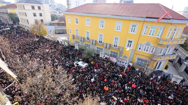 Studentët nesër në protestë para Ministrisë së Arsimit, Berisha: Mbështetje e plotë!