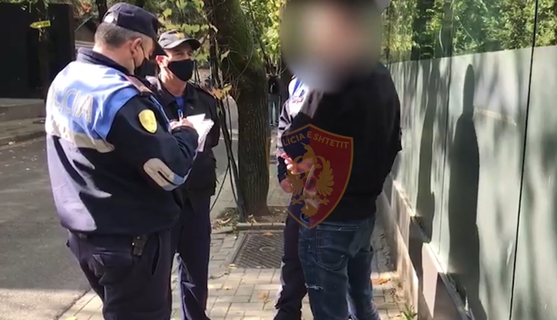 Ndëshkohen 592 qytetarë për mos mbajtjeje maske dhe një biznes me 1 mln lekë