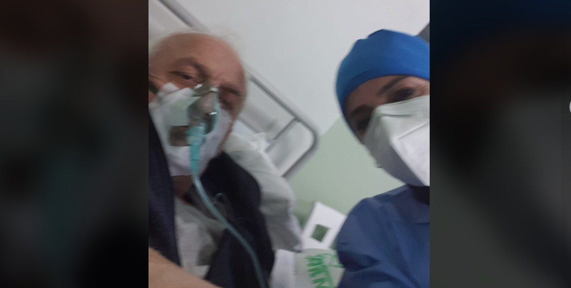 “Po bëjnë gjithçka për të më shpëtuar”/ Mjeku i prekur nga Covid, poston foton nga spitali