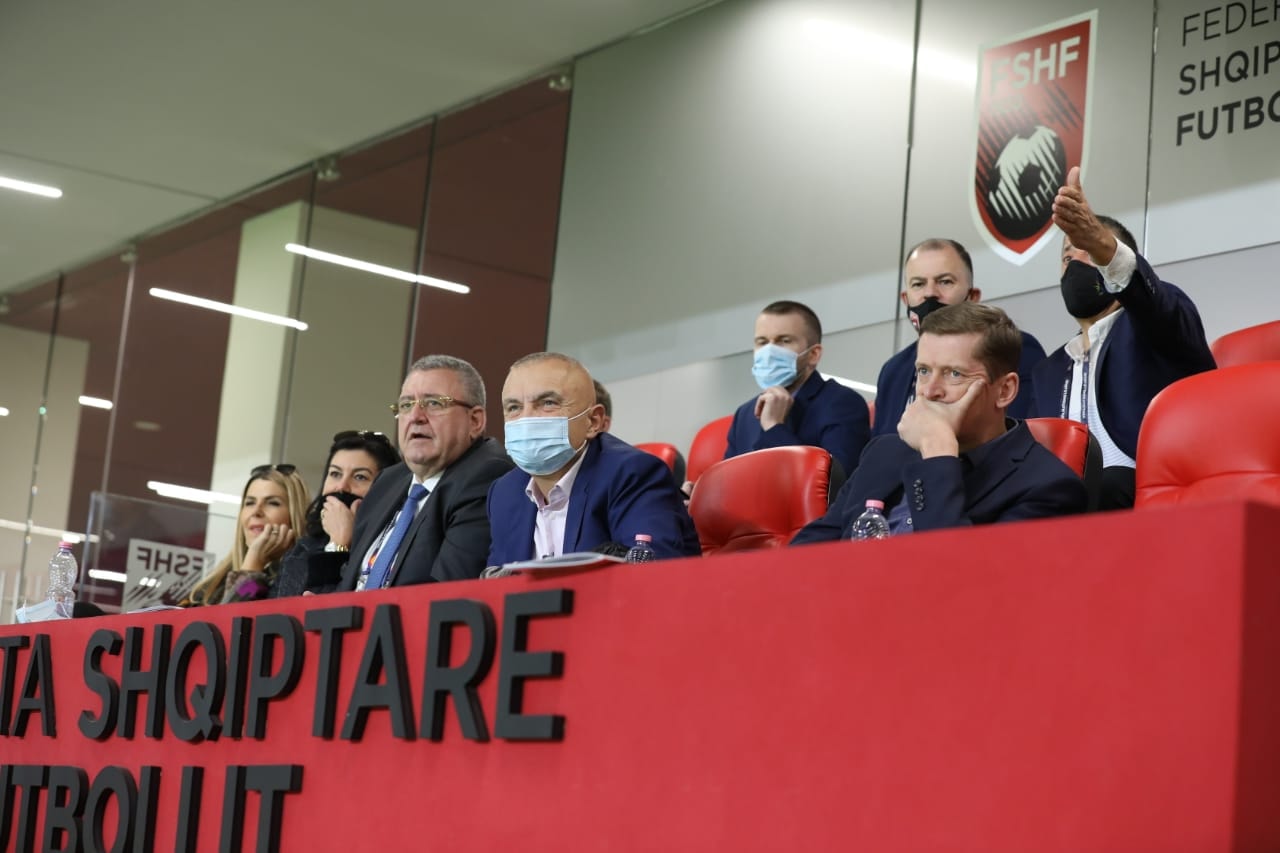 Fitorja e Shqipërisë ndaj Bjellorusisë/ Meta: Urime kuqezinjve për shpirtin luftarak