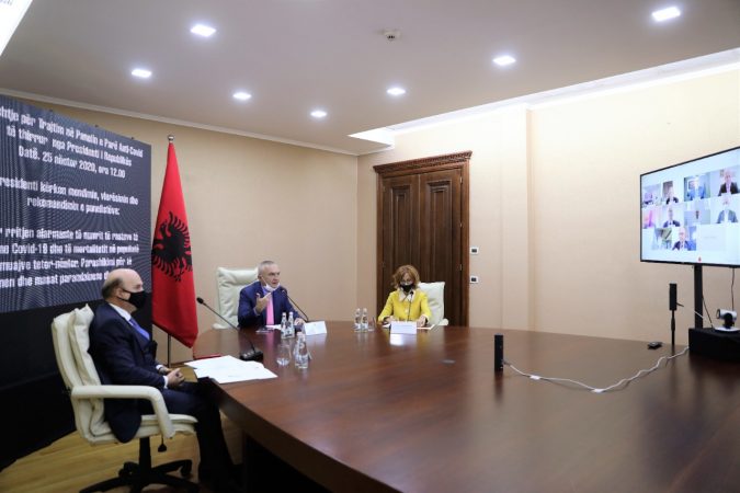 Teste imunologjike dhe PCR/ Ish-ministri i Shëndetësisë: Ka interesa financiare nga disa kompani