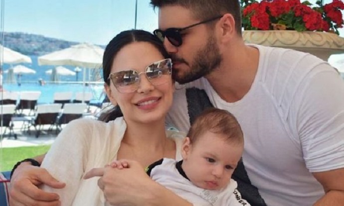 Almeda Abazi flet për vështirësitë e shtatzënisë së dytë dhe gjininë e bebit