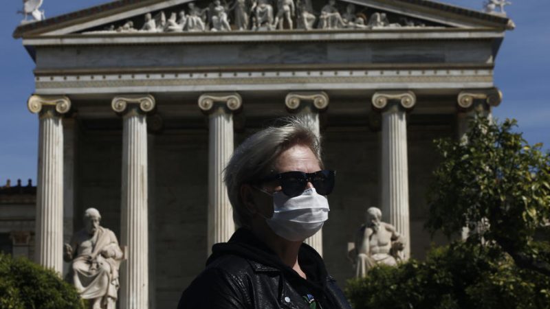 Greqia në karantinë/ Konsullata shqiptare në Athinë pezullon shërbimet. Rastet që bëjnë përjashtim