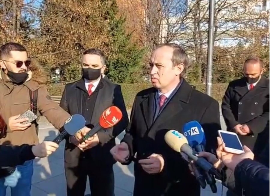 Kryeministri i Kosovës, homazhe tek monumenti i Skënderbeut dhe shtatorja e Rugovës