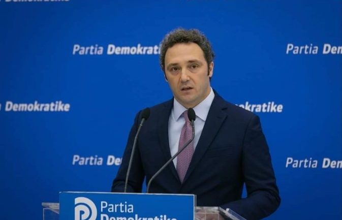 Spahia: Qeveria mbulon dështimin duke ia hedhur fajin qytetarëve dhe mjekëve