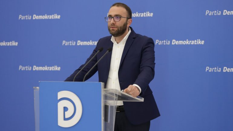 Bardhi i përgjigjet Ramës me video: Mos u tall me jetën e shqiptarëve, përgjigju 3 pyetjeve