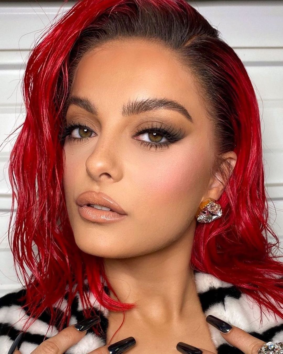 “Më ktheni në jetën e thjeshtë”, Bebe Rexha publikon foto nga fëmijëria e saj