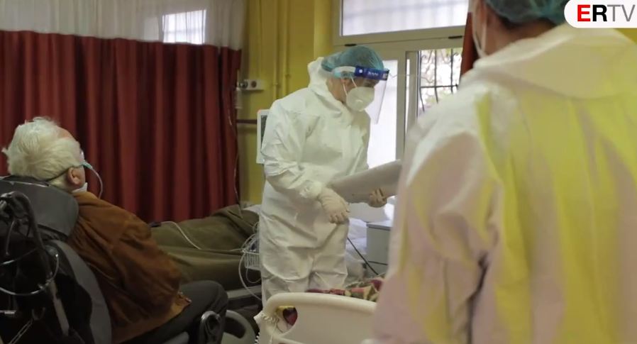 Pamjet brenda Covid 2, drejtori i spitalit: Kemi edhe 30 shtretër të lirë (VIDEO)