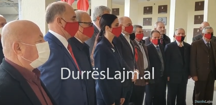 76-vjetori i Çlirimit/ Homazhe në Mauzoleumin e Dëshmorëve në Durrës (VIDEO)