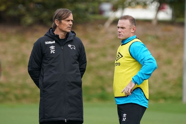 Derby County shkarkon holandezin Cocu, Rooney lojtar-trajner