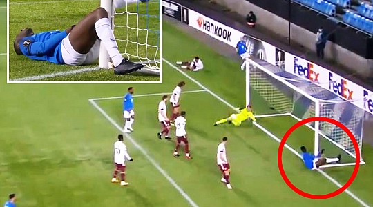 Dy herë i pafat, futbollisti humbet rast me portën bosh dhe rrezikon jetën