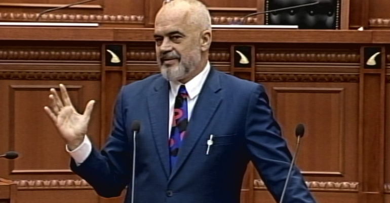 “Mos bëni rolin e virgjëreshës”, Rama: Më 26 nëntor do të hapim një numër të madh shkollash