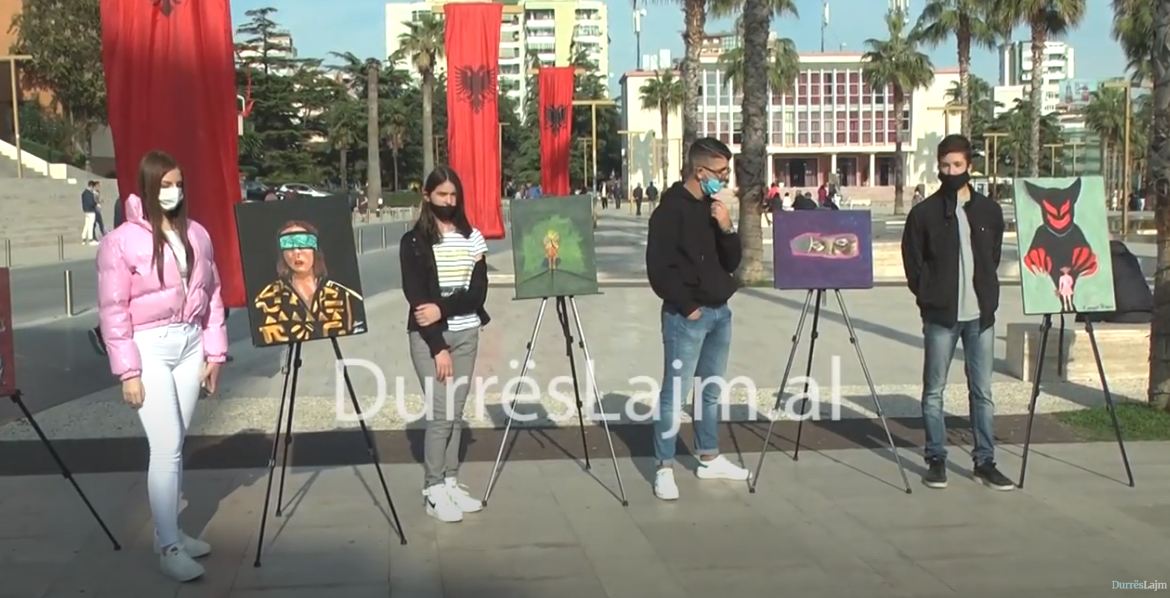 &#8220;Care and dare&#8221; në Durrës, ekspozitë sensibilizuese e nxënësve kundër trafikut njerëzor (VIDEO)