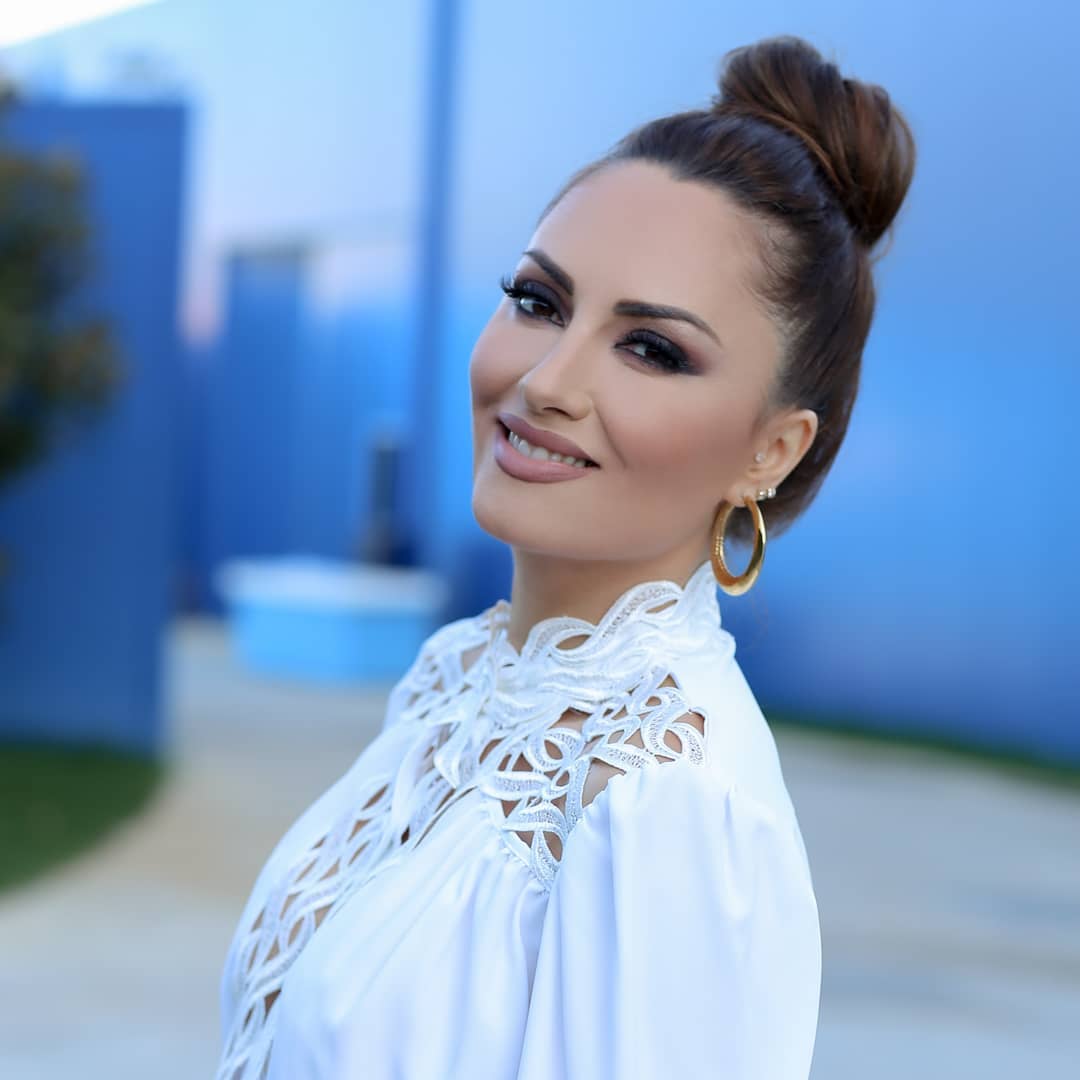 “S’ndjej asgjë”, Eneda Tarifa infektohet me koronavirus: Po pi kafe por nuk e di çfarë shije ka