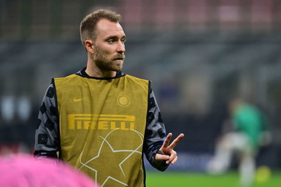 Eriksen me valixhet gati, Arsenali gati ta rikthejë në Londër