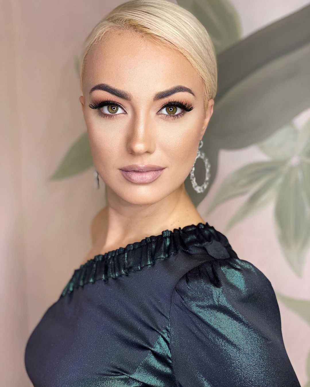 “Një vit pa ju”, Evi Reçi kujton të afërmit që humbi në Durrës nga tërmeti tragjik