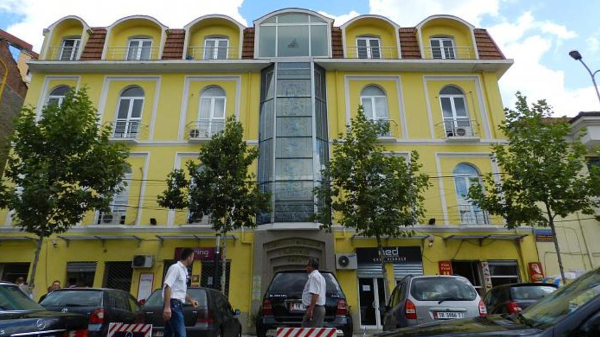 “Situata po bëhet sërish serioze”, KMSH: Edhe Myftiu i Tiranës i infektuar me Covid-19