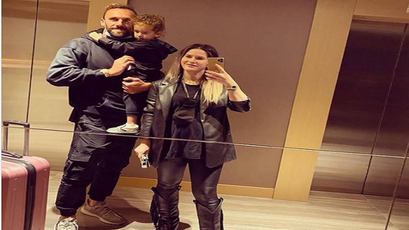 Vedat Muriqi bëhet baba për herë të dytë, vjen në jetë një vajzë