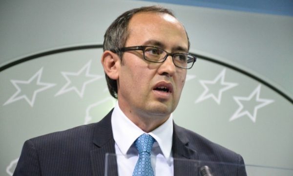 Situata e Covid-19 në Kosovë, Hoti paralajmëron mbyllje totale të vendit